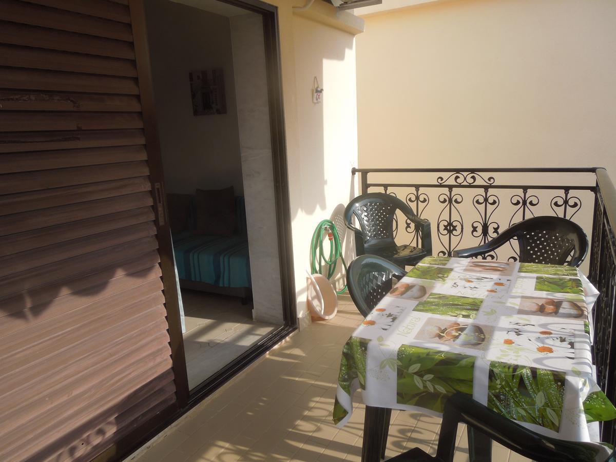 Sunshine Apartment Паралия Дионисиу Екстериор снимка