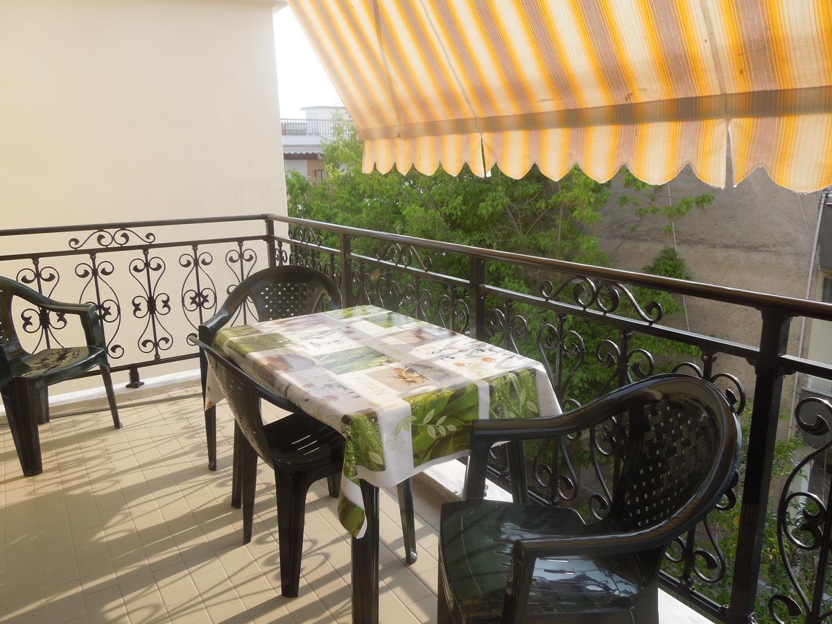 Sunshine Apartment Паралия Дионисиу Екстериор снимка